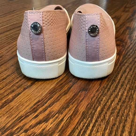 Steve Madden slip on sneakers, size 7. Only worn twice. - Picture 2 of 4